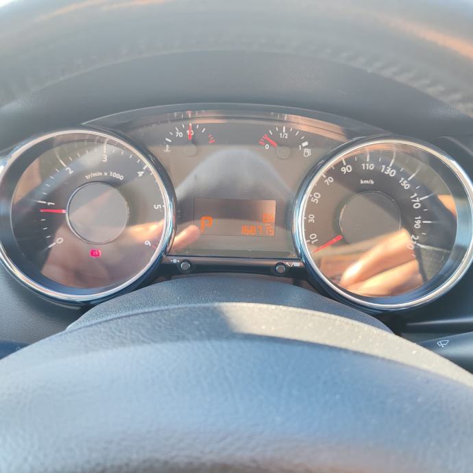 Peugeot 3008 1,6 BlueHDI automatik, pogled izvana - slika 5