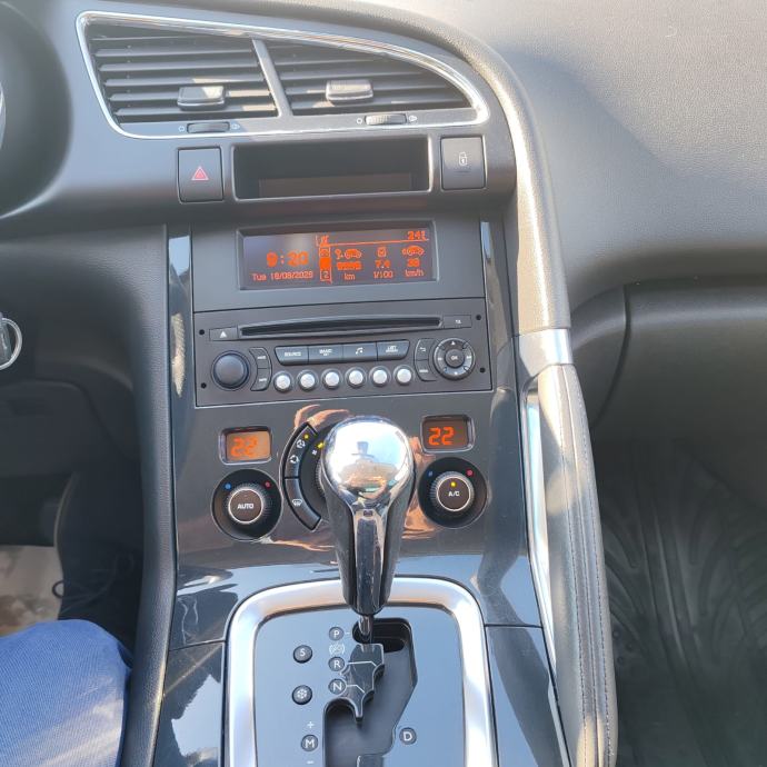 Peugeot 3008 1,6 BlueHDI automatik, pogled izvana - slika 3