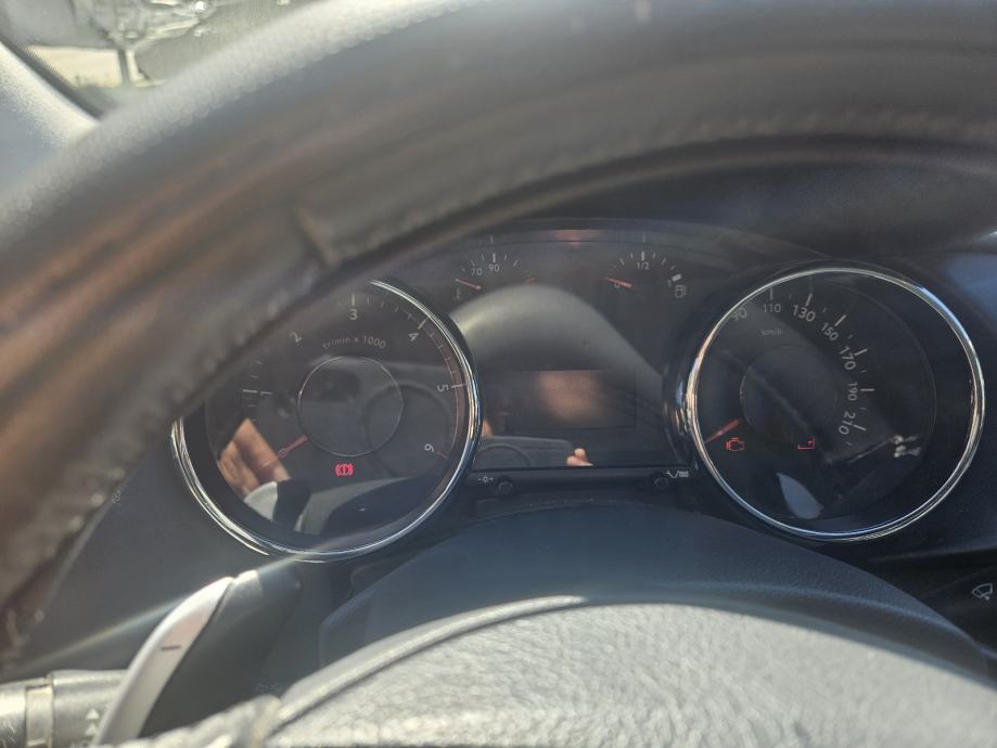 Peugeot 3008 1,6 e-HDi automatik, fotografija 8