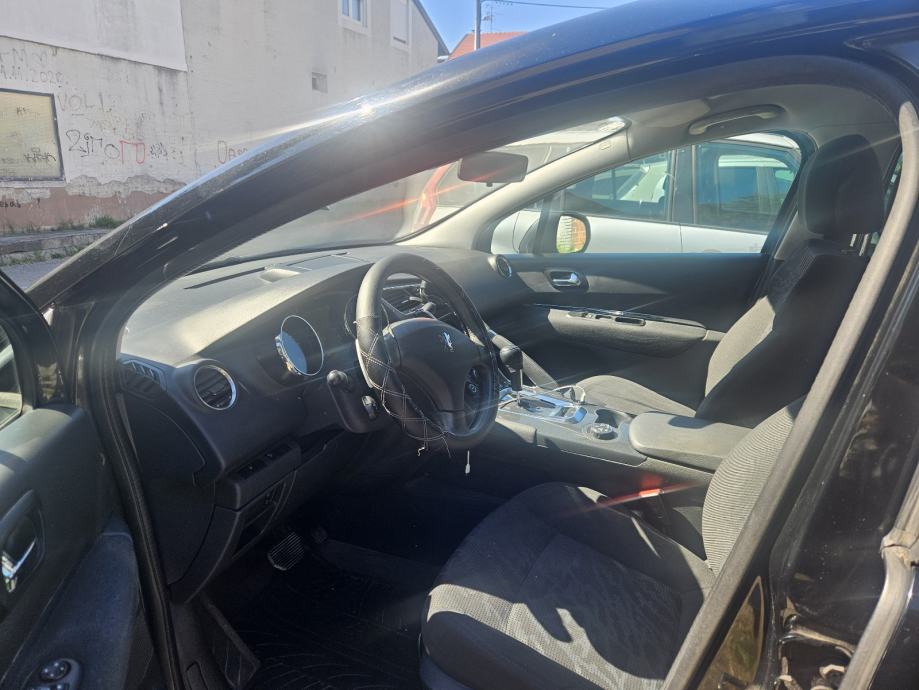 Peugeot 3008 1,6 e-HDi automatik, fotografija 5