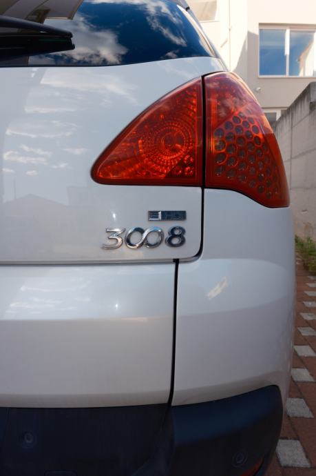 Peugeot 3008 1,6 e-HDi automatik, fotografija 12