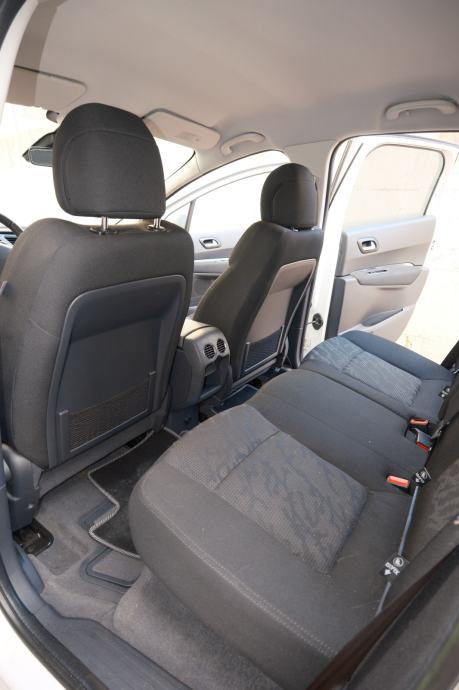 Peugeot 3008 1,6 e-HDi automatik, fotografija 7