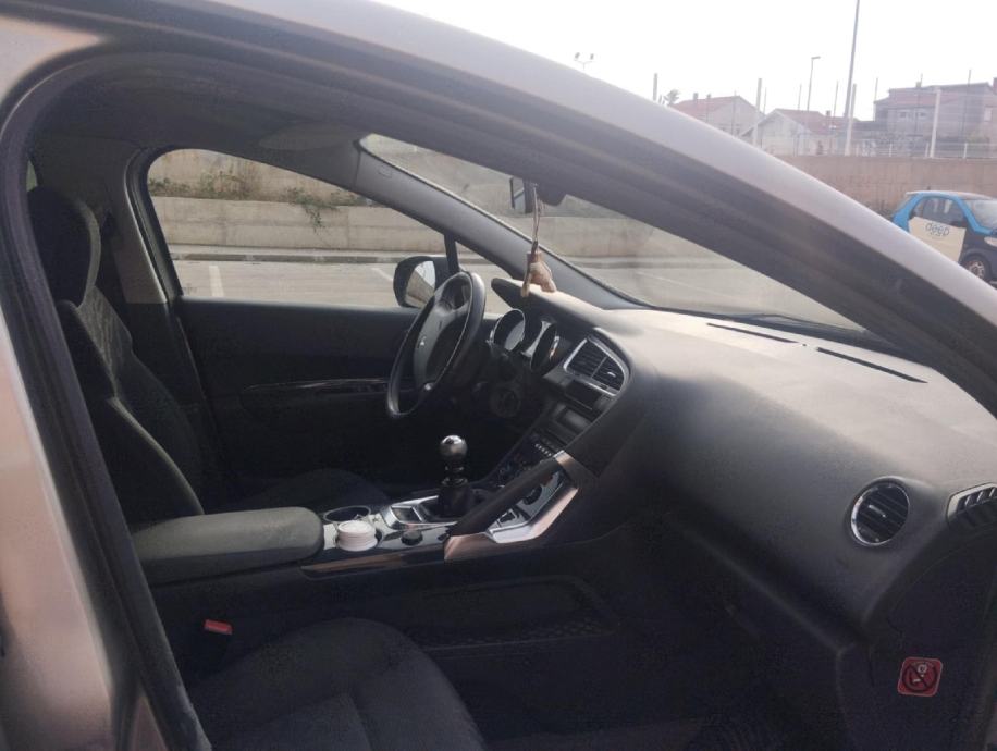 Peugeot 3008 1,6 HDi, fotografija 5