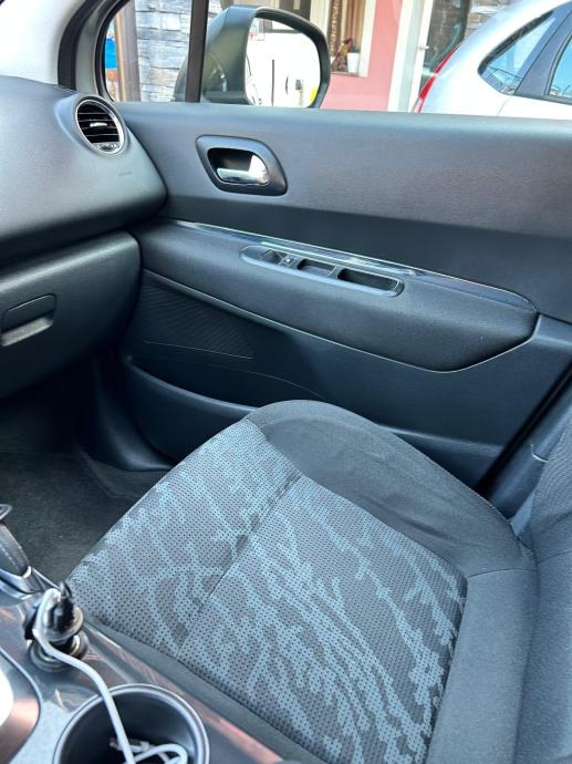 Peugeot 3008 1,6 HDi, fotografija 12