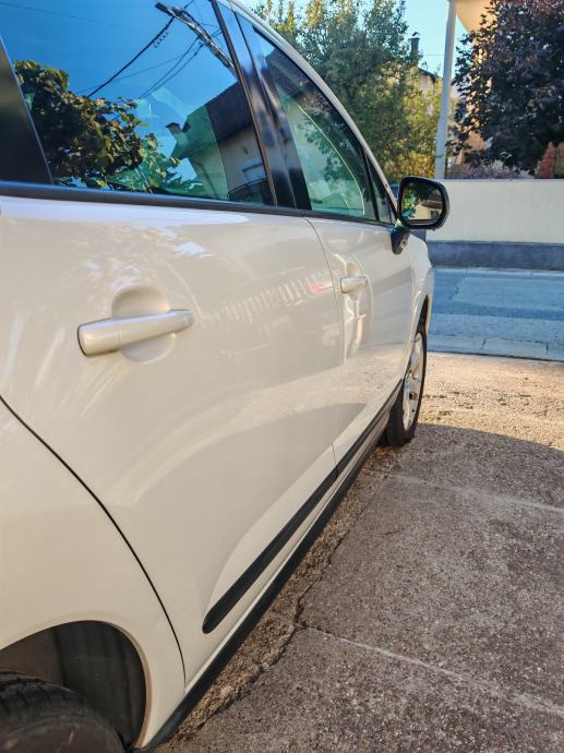 Peugeot 3008 1,6 HDi, fotografija 5
