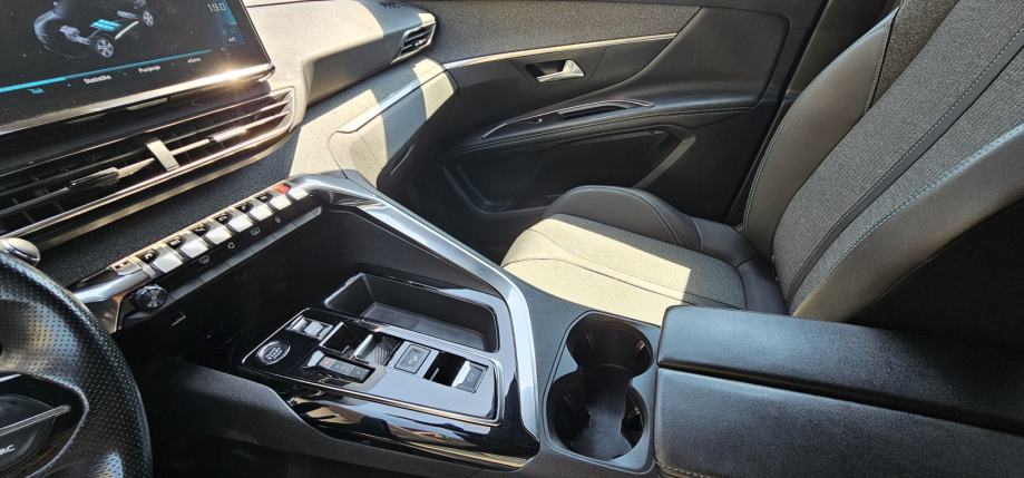 Peugeot 3008 GT 1.6 Plug-In Hybrid4 300ks 4X4 REDIZAJN, fotografija 9