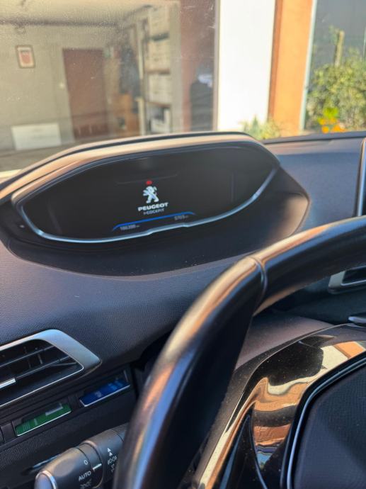 Peugeot 3008 2,0 BlueHDI, fotografija 19