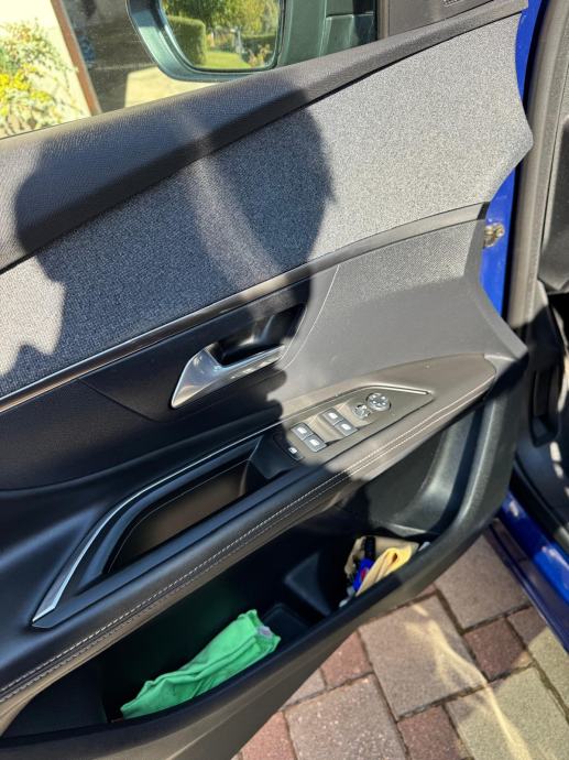 Peugeot 3008 2,0 BlueHDI, fotografija 3