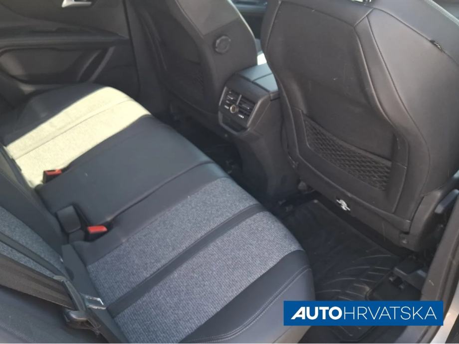PEUGEOT 3008 ALLURE 1.5 BlueHDi 130 EAT8, 15.900,00 € - Akcija, fotografija 13