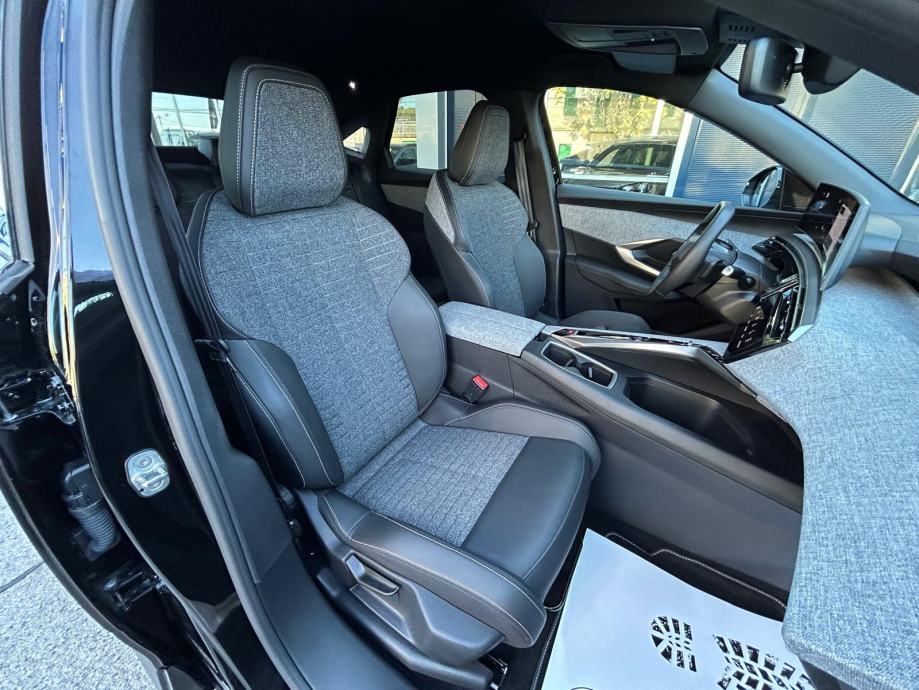 Peugeot 3008 ALLURE HYBRID 145 - 11.998 km - REZERVIRAN!!!, fotografija 16