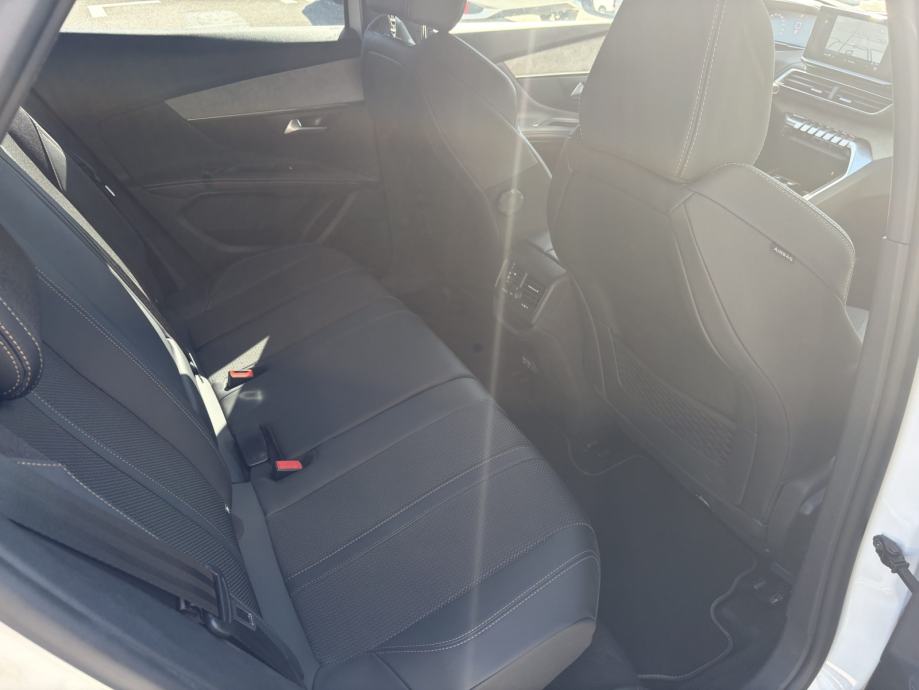 PEUGEOT 3008 GT 1,2 HYBRID 136 DCS6, fotografija 9