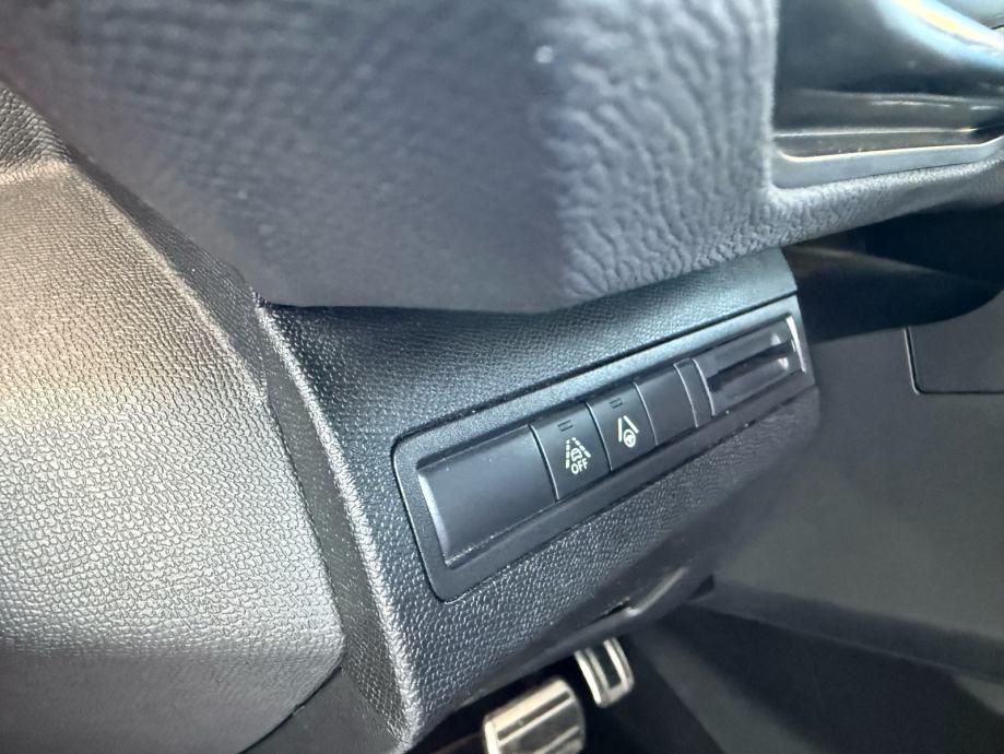 Peugeot 3008 GT - Automatik - Redizajn - 107.000km, fotografija 15