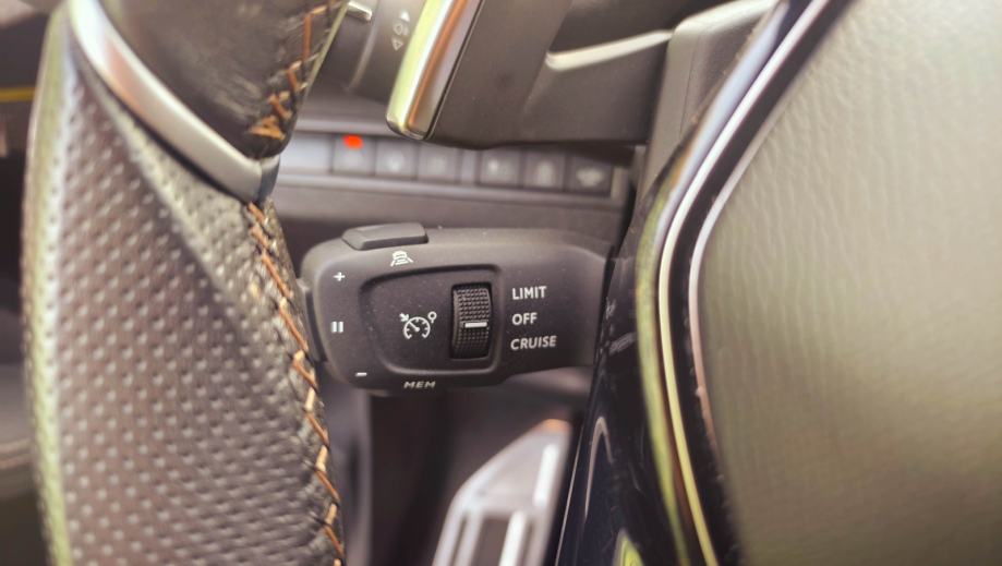 Peugeot 3008 GT PLUG IN HYBRID 225 AUTOMATIK, JAMSTVO, fotografija 18