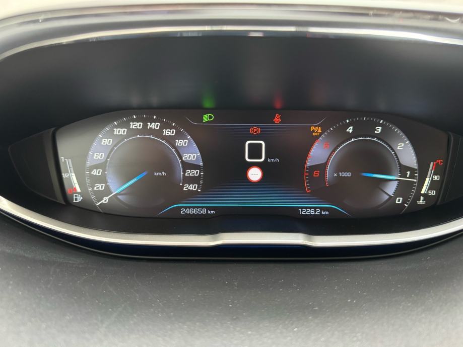 Peugeot 3008 HDI, fotografija 9
