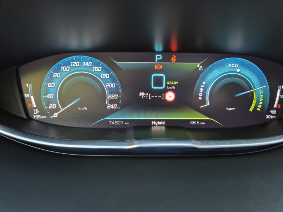 Peugeot 3008 HYBRID4 300 e-EAT8 GT Pack, fotografija 14