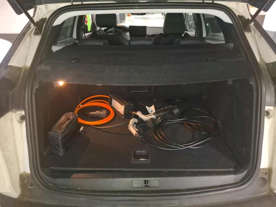 Peugeot 3008 PHEV,225KS automatik, do registracije 15950€, fotografija 7
