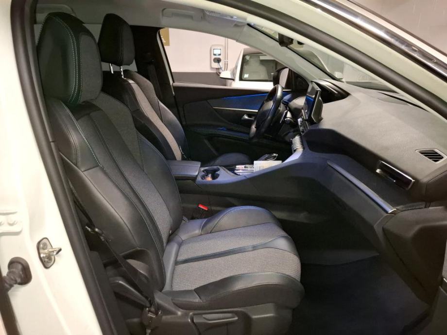 Peugeot 3008 PHEV,225KS automatik, do registracije 15950€, fotografija 4