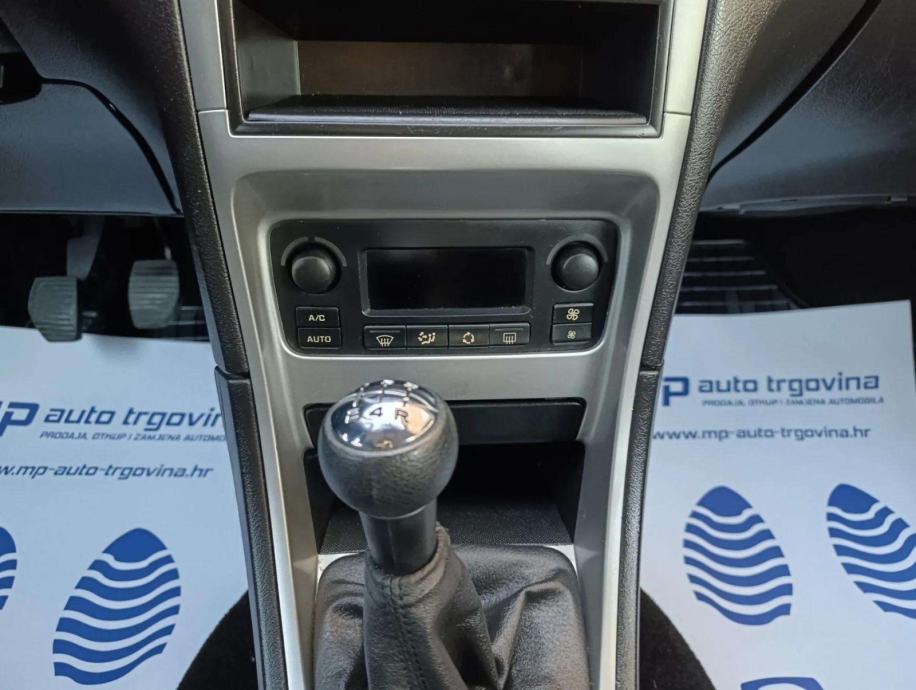 Peugeot 307 1,4 16V X, fotografija 12