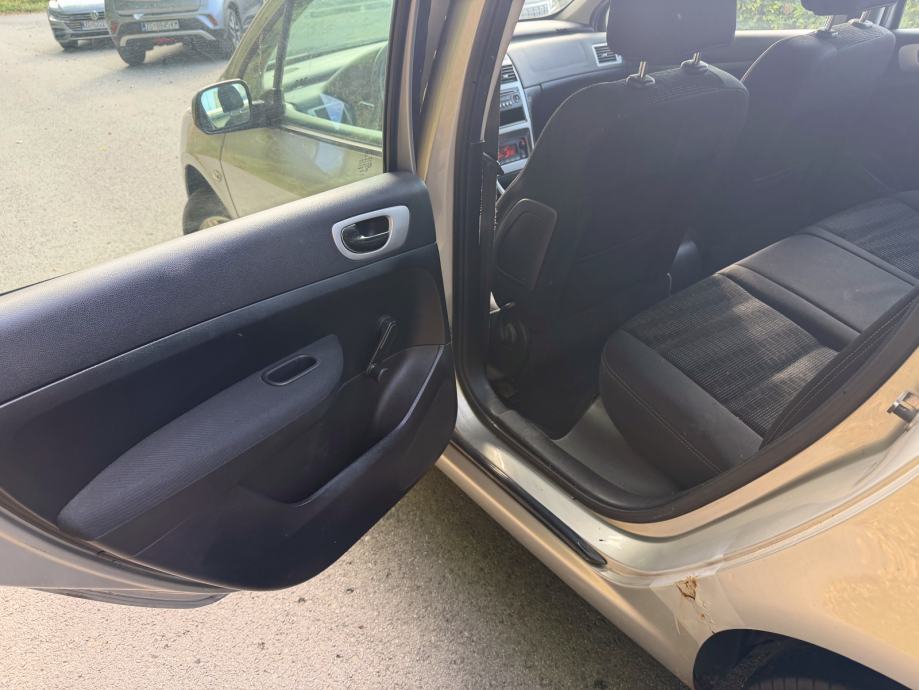 PEUGEOT 307 1.6 HDi 90 KS – 2007. god, 5 vrata, alu felge, fotografija 9