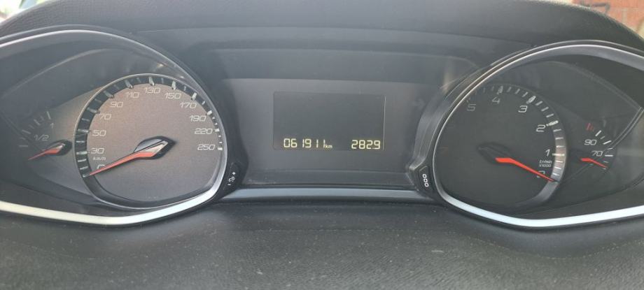 Peugeot 308 1,2 Active, fotografija 10