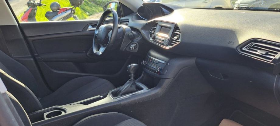 Peugeot 308 1,2 Active, fotografija 18