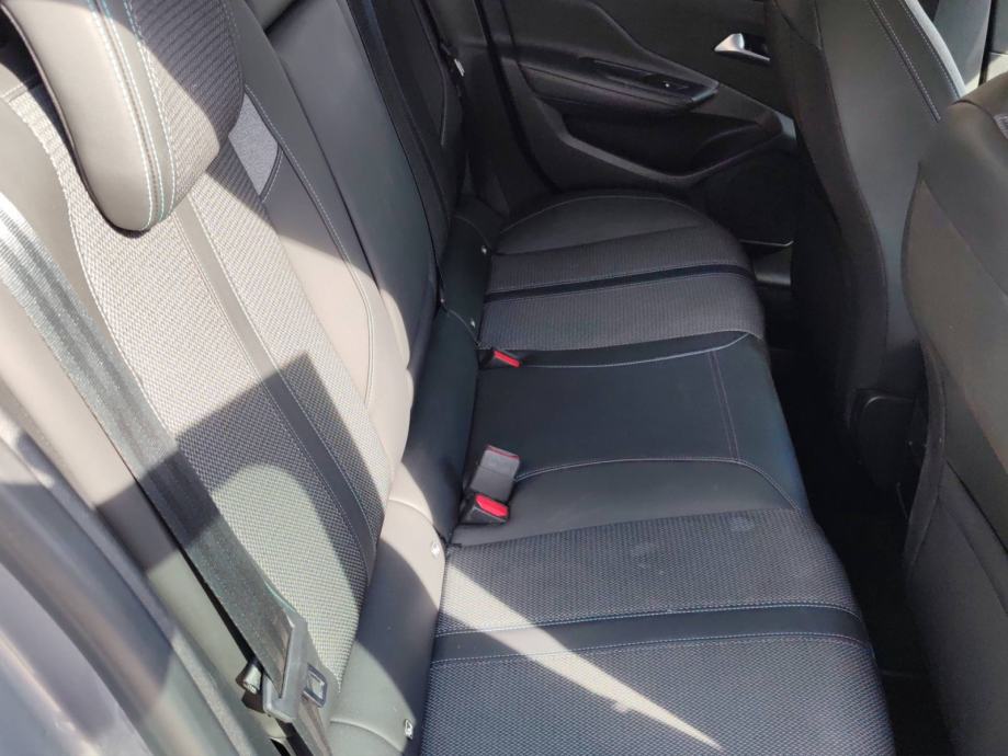 PEUGEOT 308 1.2 PureTech 130 KS ALLURE AUTOMATIK *VOZILO S JAMSTVOM*, fotografija 19