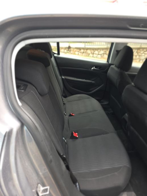 Peugeot 308 1,2, fotografija 6
