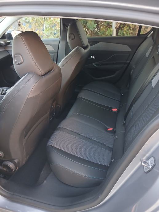 Peugeot 308 1,2, fotografija 8