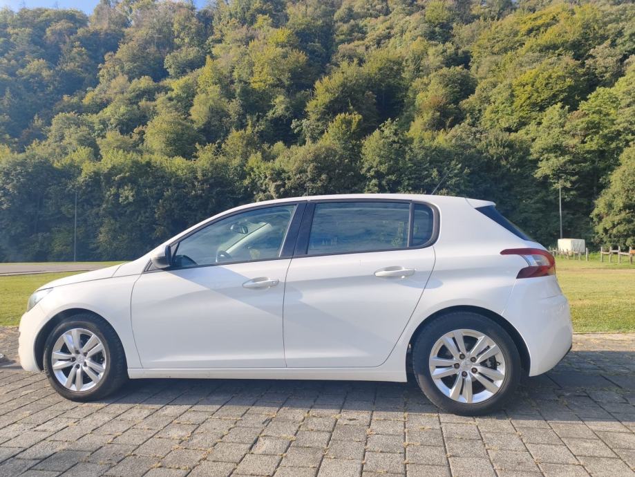 Peugeot 308 1,2 VTi, fotografija 2