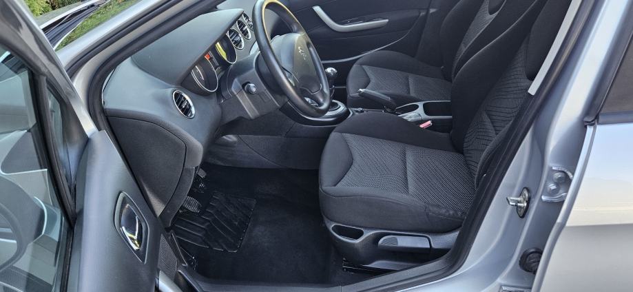 Peugeot 308 1.4i 105 000 KILOMETARA NIJE UVOZ, fotografija 13