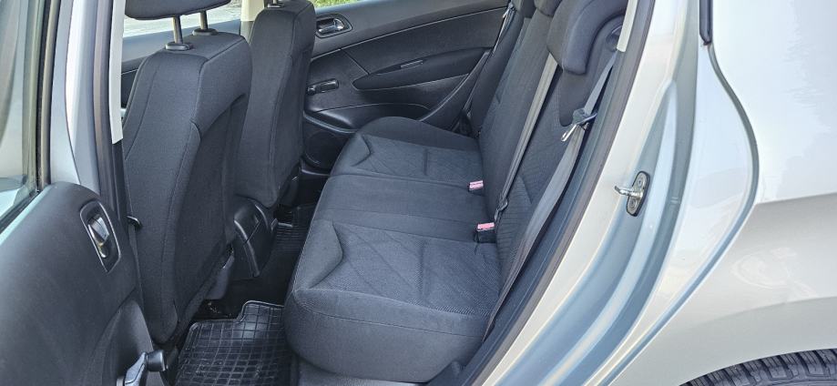 Peugeot 308 1.4i 105 000 KILOMETARA NIJE UVOZ, fotografija 19