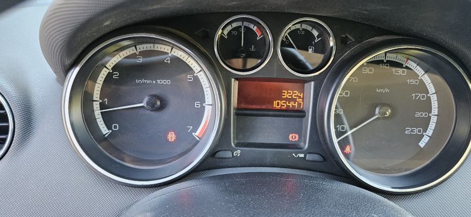 Peugeot 308 1.4i 105 000 KILOMETARA NIJE UVOZ, fotografija 16