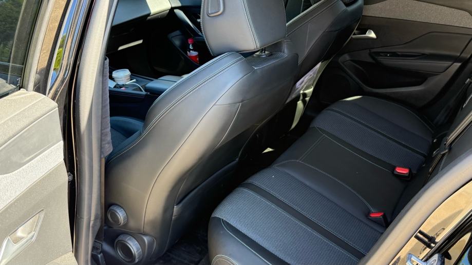 Peugeot 308 1,5 automatik, fotografija 2