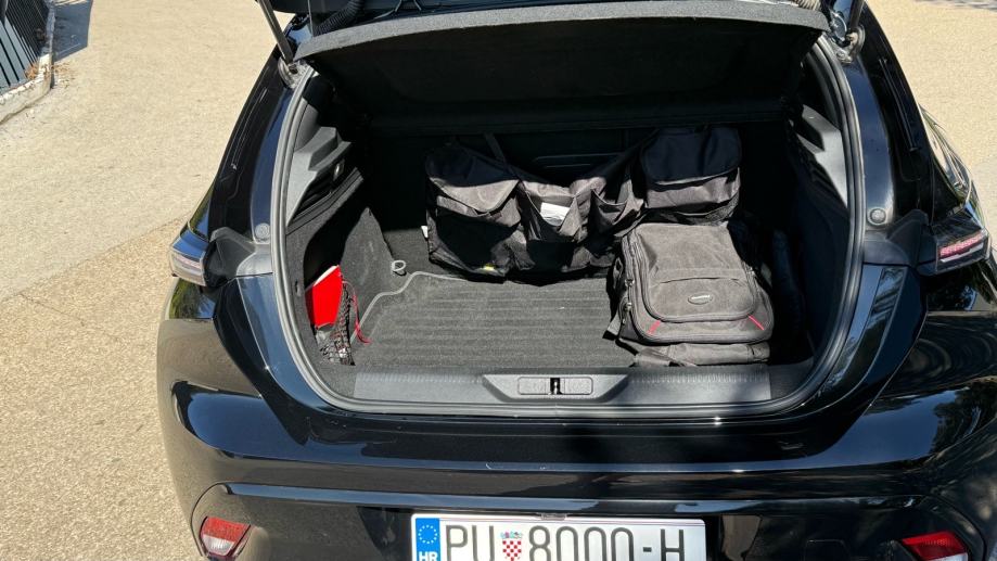 Peugeot 308 1,5 automatik, fotografija 10