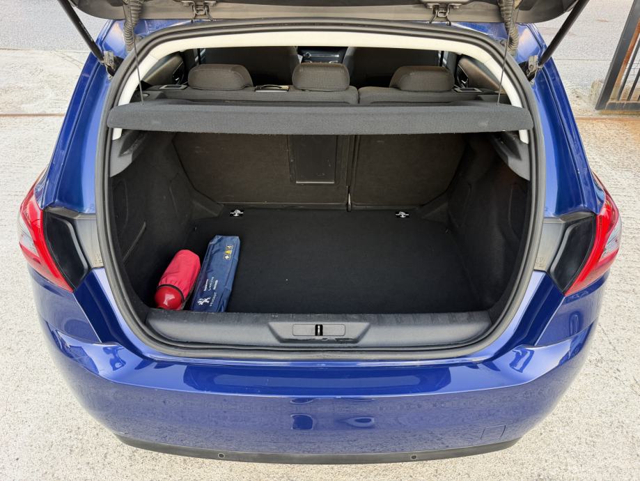 Peugeot 308 1,5 BlueHDi ALLURE -POTVRDA KM/JAMSTVO-NAVI-LED-MOD.2020, fotografija 8