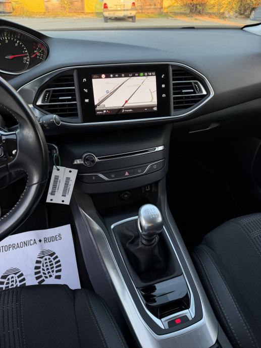 Peugeot 308 1,5 BlueHDi ALLURE -POTVRDA KM/JAMSTVO-NAVI-LED-MOD.2020, fotografija 18