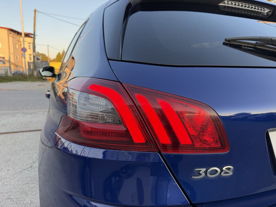 Peugeot 308 1,5 BlueHDi ALLURE -POTVRDA KM/JAMSTVO-NAVI-LED-MOD.2020, fotografija 5