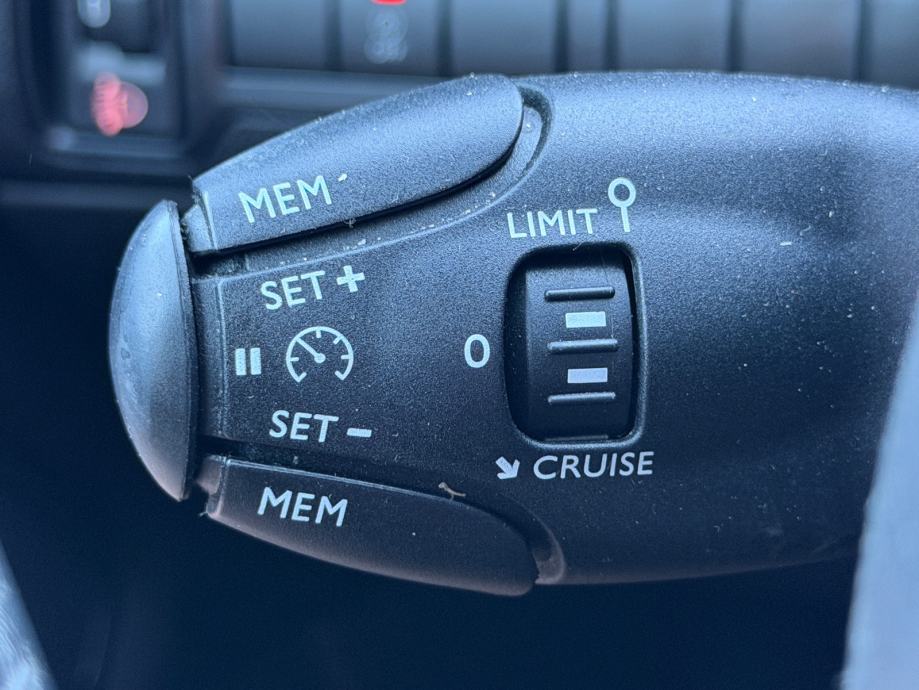Peugeot 308 1.5 BlueHDI,JAMSTVO,DIGITALNI SATOVI,NAVI,LED,U PDV-U!, fotografija 12