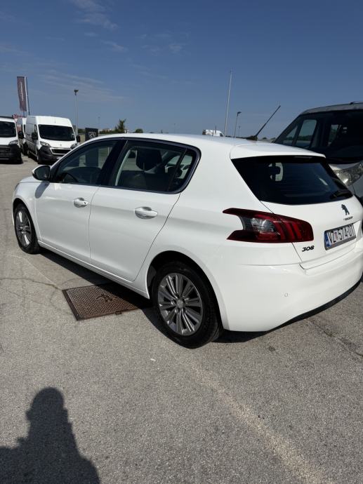 Peugeot 308 1,5 BlueHDi, fotografija 4