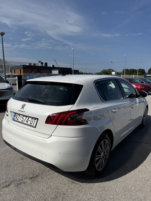 Peugeot 308 1,5 BlueHDi, fotografija 5