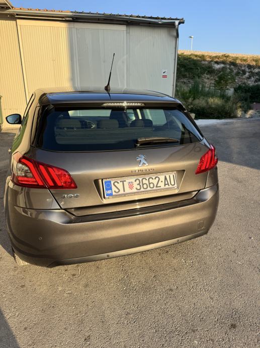 Peugeot 308 1,5 BlueHDi, fotografija 4