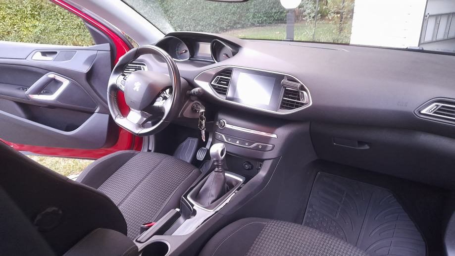 Peugeot 308 1,5 BlueHDi, fotografija 11