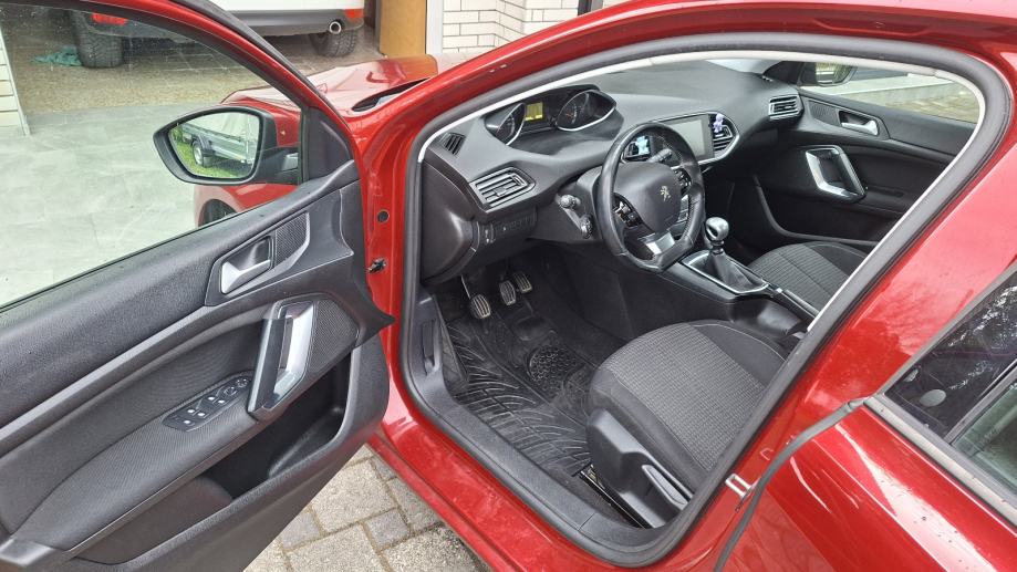 Peugeot 308 1,5 BlueHDi, fotografija 19
