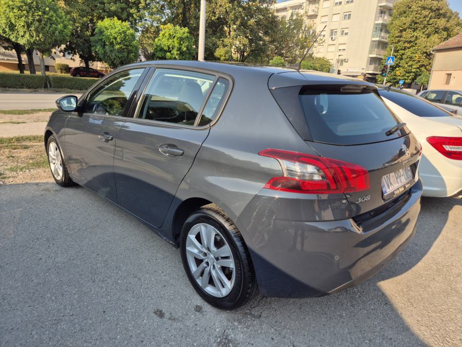 Peugeot 308 1,5 BlueHDi, fotografija 17