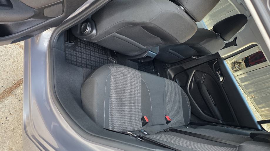 Peugeot 308 1,5 BlueHDi, fotografija 9