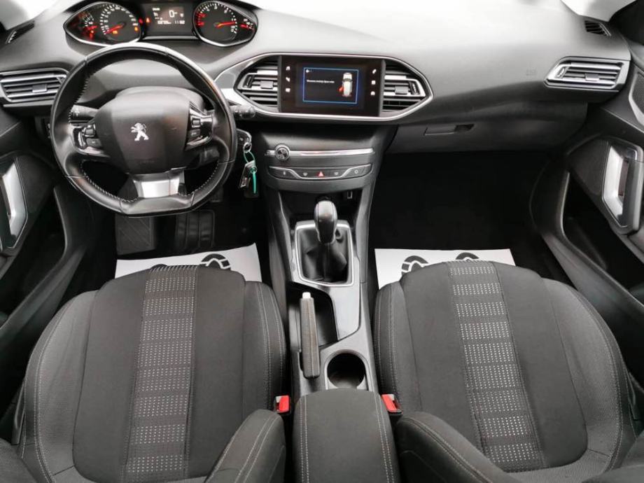 Peugeot 308 салон