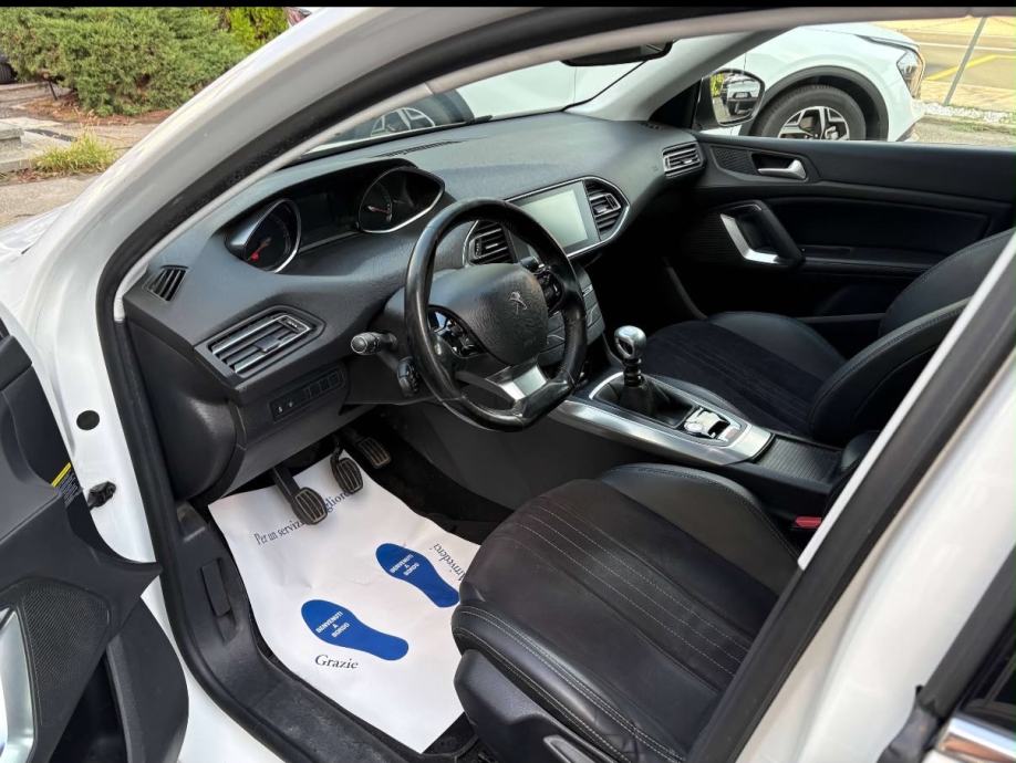 Peugeot 308 1,6 BlueHDi ALLUR PANORAMSKI KROV/NAVI.LED., fotografija 7