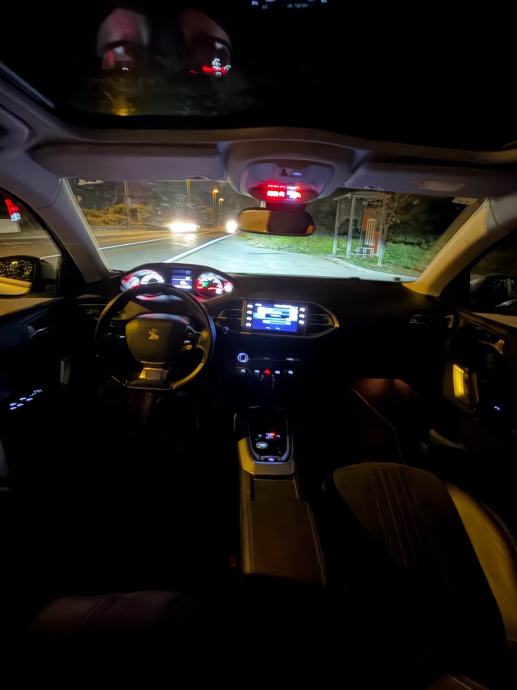Peugeot 308 1,6 BlueHDi automatik, fotografija 3