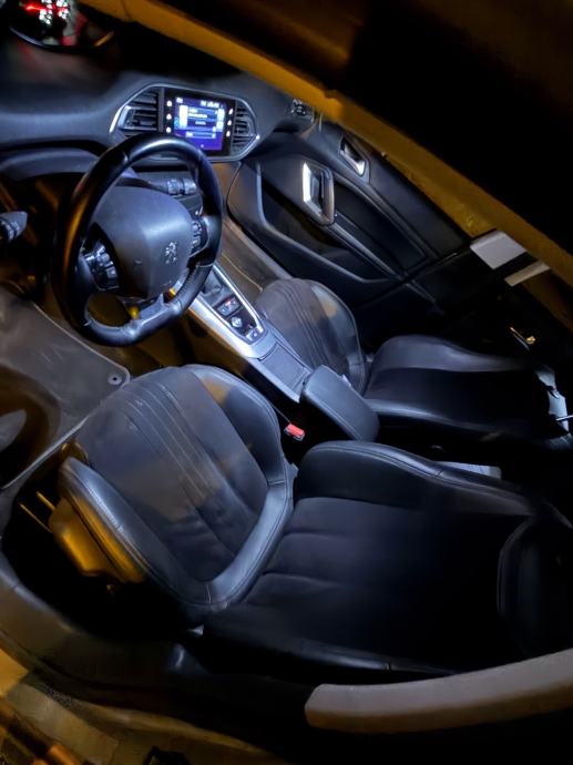 Peugeot 308 1,6 BlueHDi automatik, fotografija 4