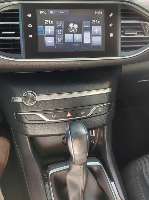 Peugeot 308 1,6 BlueHDi automatik, fotografija 7